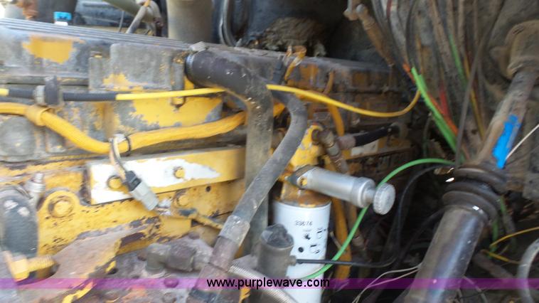 image for item K5107 1998 Ford AT9513 Aeromax 113 semi truck