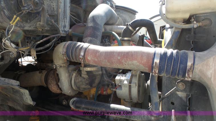 image for item K5107 1998 Ford AT9513 Aeromax 113 semi truck