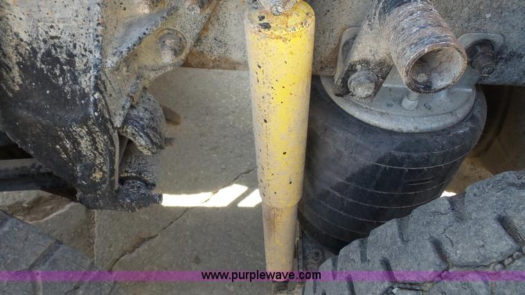 image for item K5107 1998 Ford AT9513 Aeromax 113 semi truck