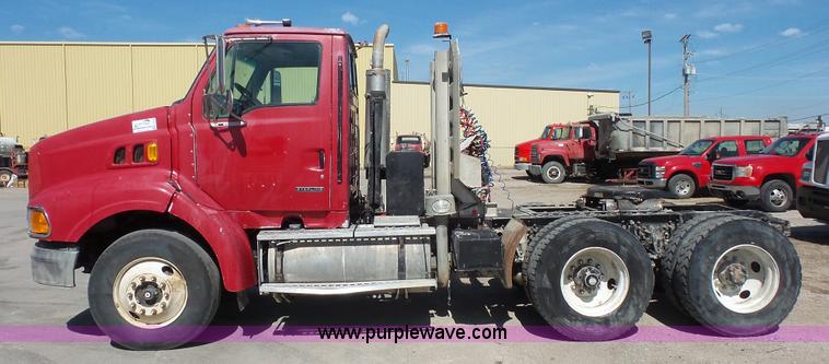 image for item K5109 2000 Sterling AT9513 semi truck