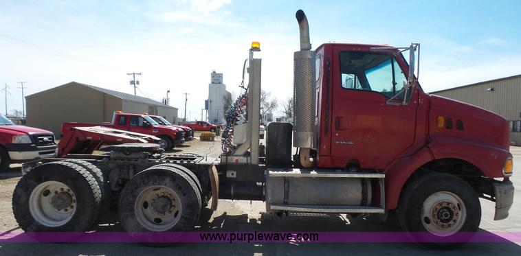 image for item K5109 2000 Sterling AT9513 semi truck