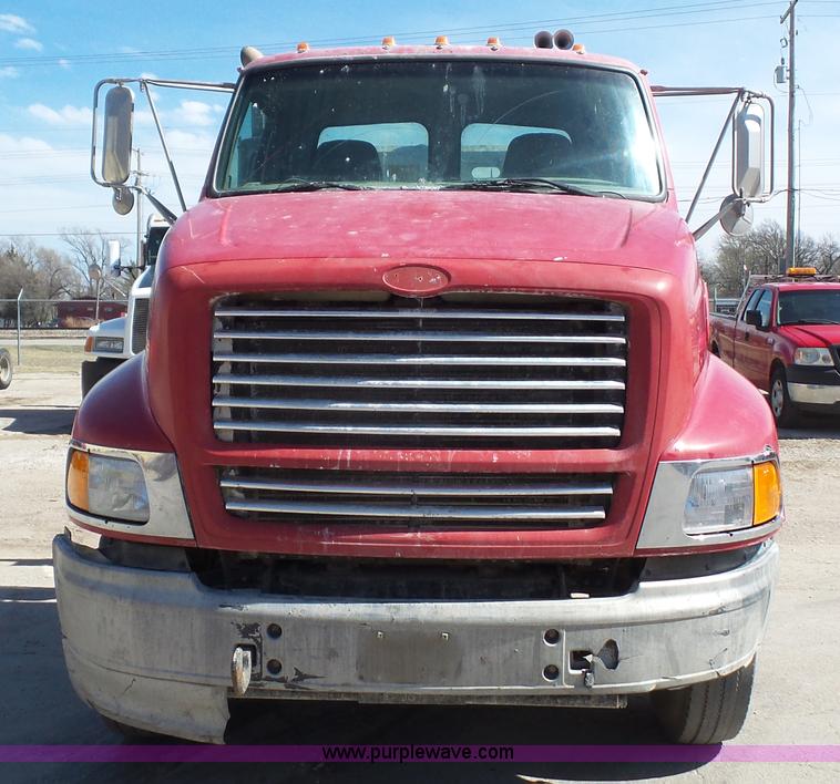 image for item K5109 2000 Sterling AT9513 semi truck