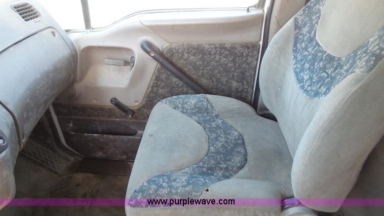 image for item K5109 2000 Sterling AT9513 semi truck