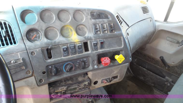 image for item K5109 2000 Sterling AT9513 semi truck