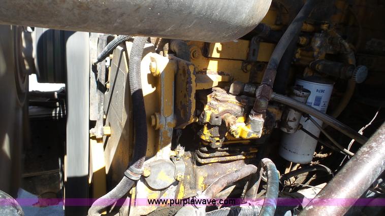 image for item K5109 2000 Sterling AT9513 semi truck