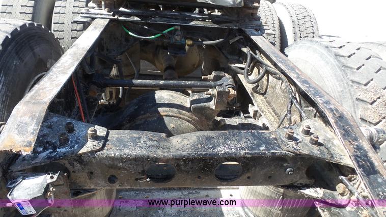 image for item K5109 2000 Sterling AT9513 semi truck