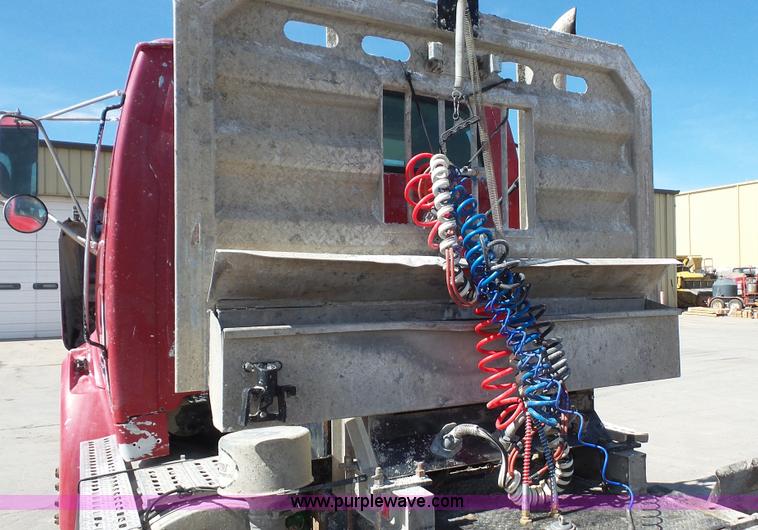 image for item K5109 2000 Sterling AT9513 semi truck