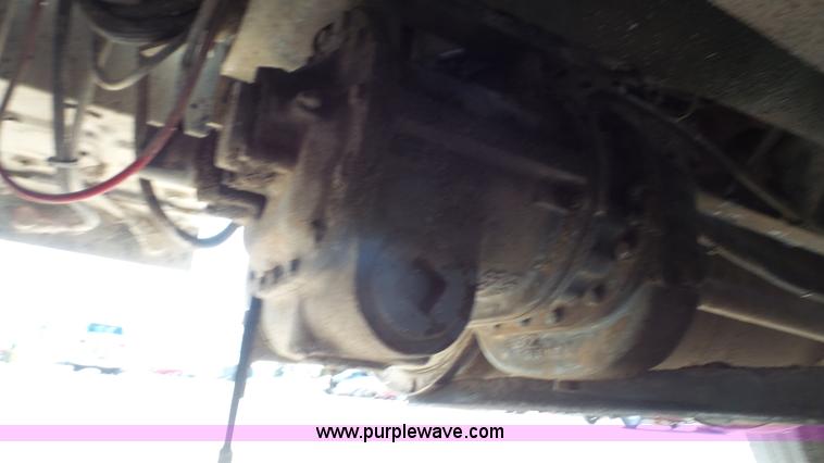 image for item K5109 2000 Sterling AT9513 semi truck