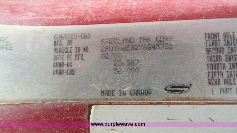 image for item K5109 2000 Sterling AT9513 semi truck