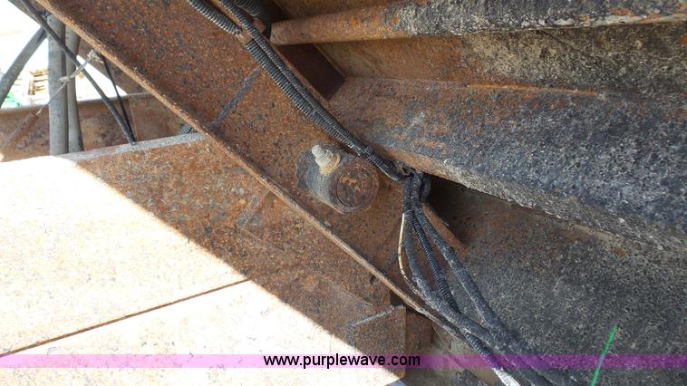 image for item K5115 2007 Peterbilt 335 dump truck