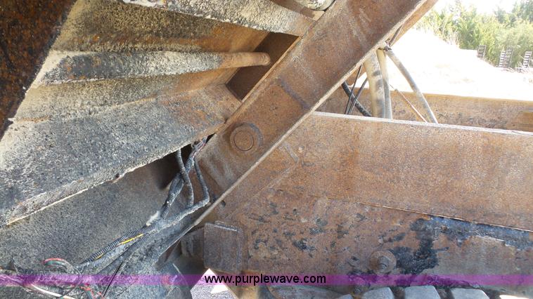 image for item K5115 2007 Peterbilt 335 dump truck