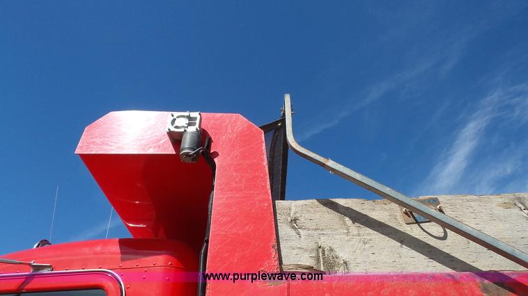 image for item K5115 2007 Peterbilt 335 dump truck