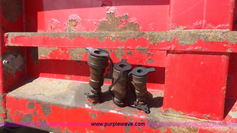 image for item K5115 2007 Peterbilt 335 dump truck