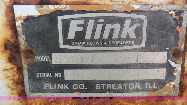 image for item K5115 2007 Peterbilt 335 dump truck