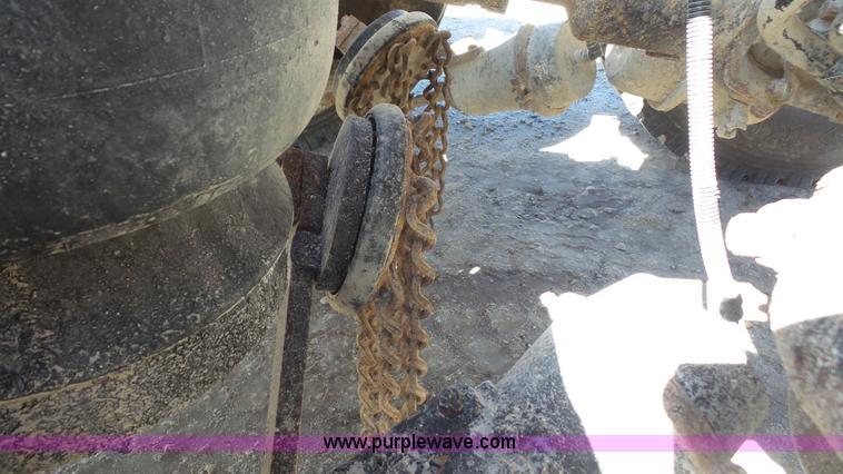 image for item K5115 2007 Peterbilt 335 dump truck