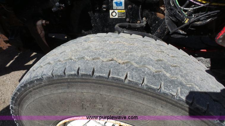 image for item K5115 2007 Peterbilt 335 dump truck