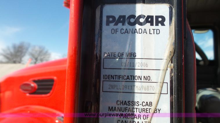 image for item K5115 2007 Peterbilt 335 dump truck