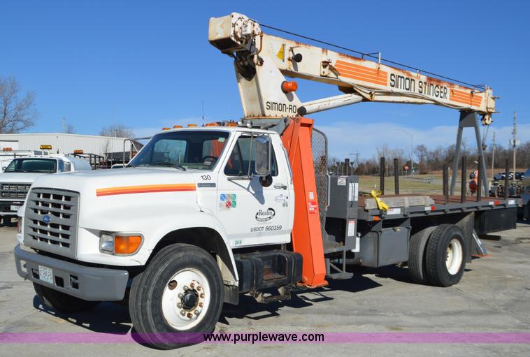 image for item K5453 1995 Ford F800 crane truck