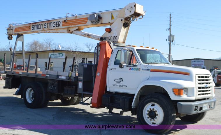 image for item K5453 1995 Ford F800 crane truck