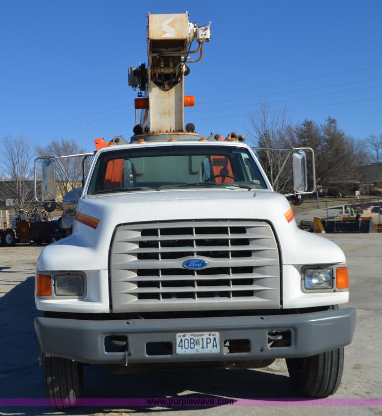 image for item K5453 1995 Ford F800 crane truck