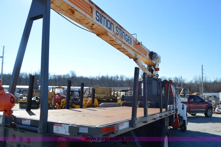 image for item K5453 1995 Ford F800 crane truck