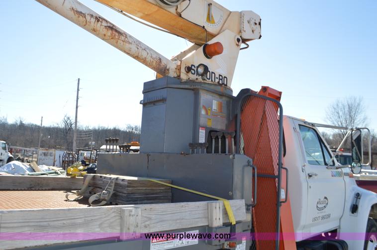 image for item K5453 1995 Ford F800 crane truck