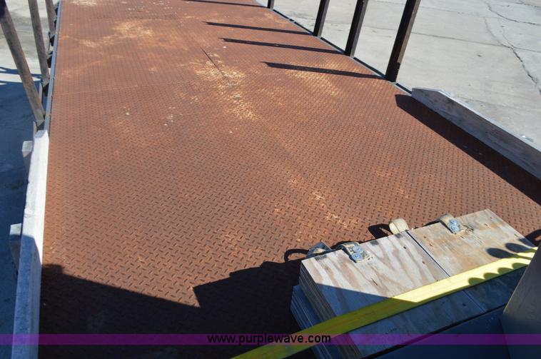 image for item K5453 1995 Ford F800 crane truck