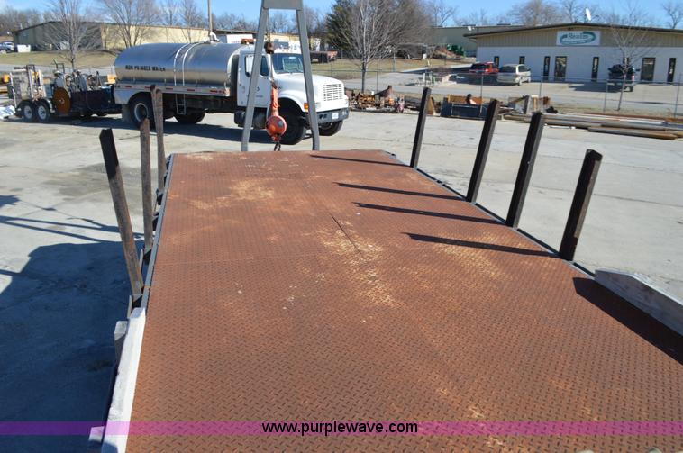 image for item K5453 1995 Ford F800 crane truck