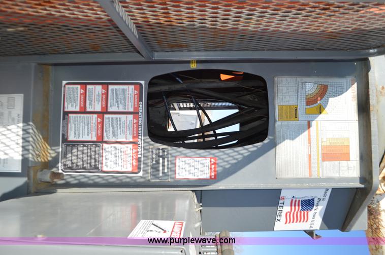 image for item K5453 1995 Ford F800 crane truck