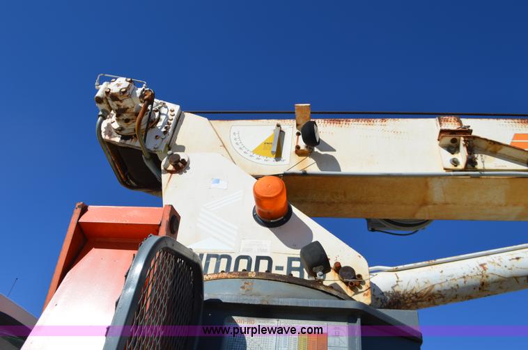 image for item K5453 1995 Ford F800 crane truck