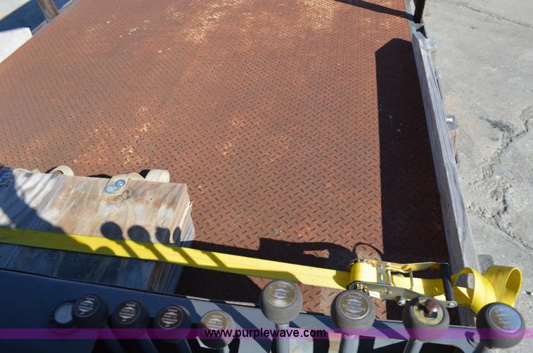 image for item K5453 1995 Ford F800 crane truck