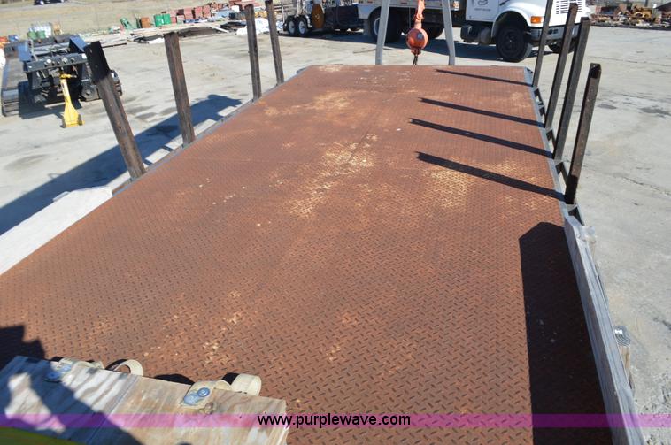 image for item K5453 1995 Ford F800 crane truck