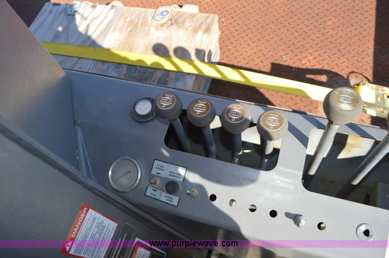 image for item K5453 1995 Ford F800 crane truck