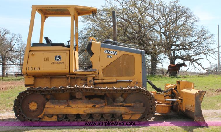 image for item K8996 2004 John Deere 650H XLT dozer