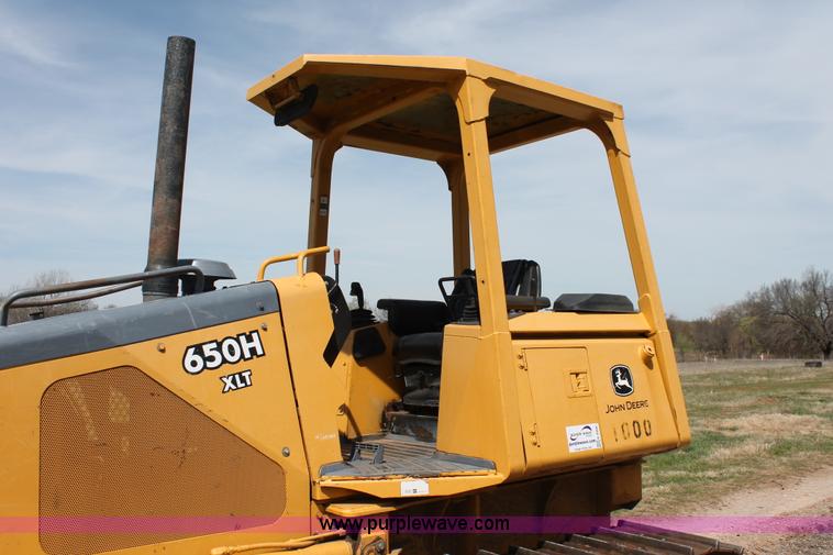 image for item K8996 2004 John Deere 650H XLT dozer
