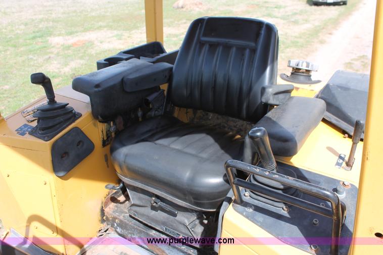 image for item K8996 2004 John Deere 650H XLT dozer