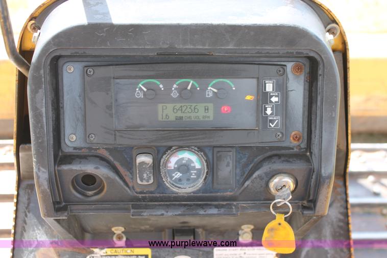 image for item K8996 2004 John Deere 650H XLT dozer