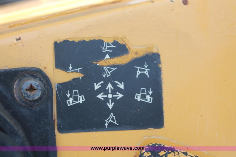 image for item K8996 2004 John Deere 650H XLT dozer