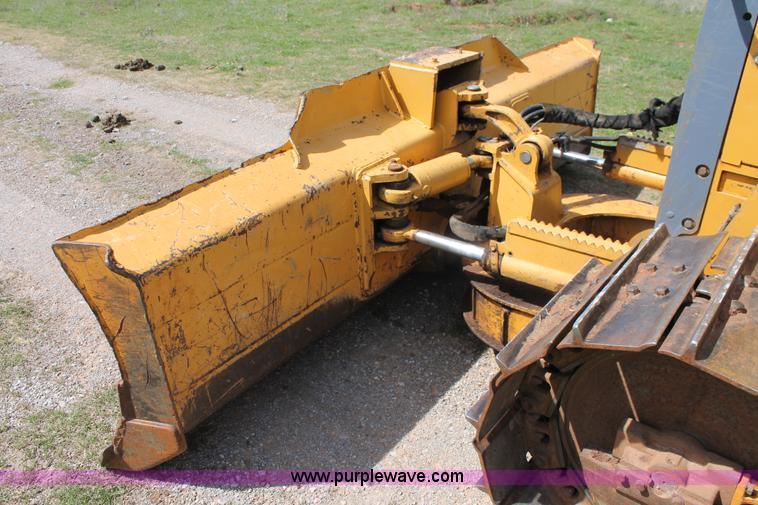 image for item K8996 2004 John Deere 650H XLT dozer