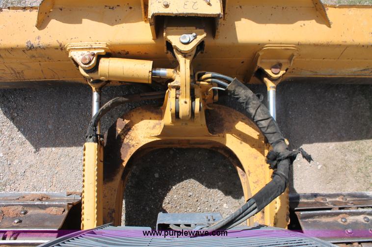 image for item K8996 2004 John Deere 650H XLT dozer