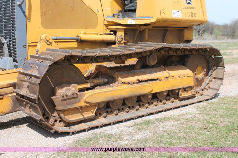 image for item K8996 2004 John Deere 650H XLT dozer