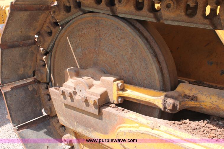 image for item K8996 2004 John Deere 650H XLT dozer