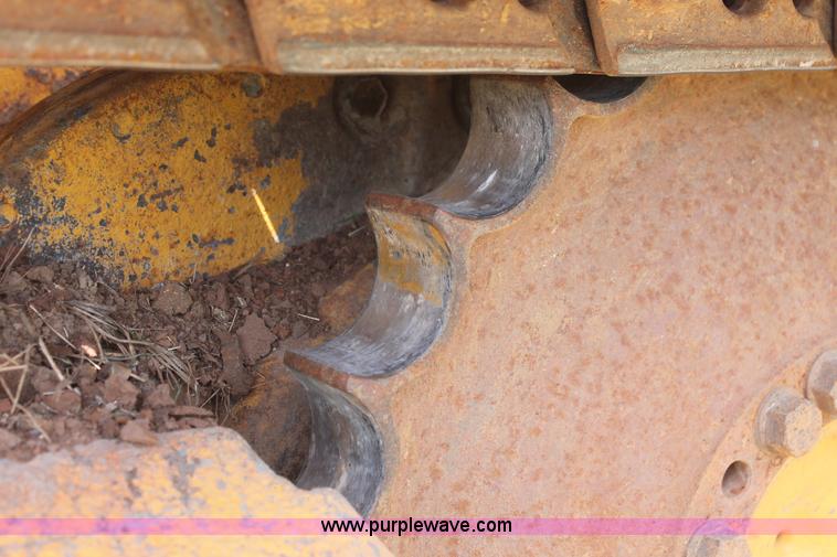 image for item K8996 2004 John Deere 650H XLT dozer