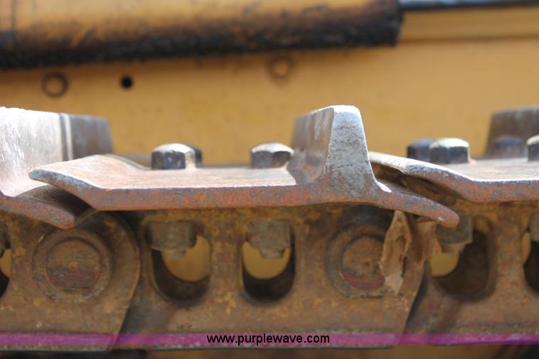 image for item K8996 2004 John Deere 650H XLT dozer