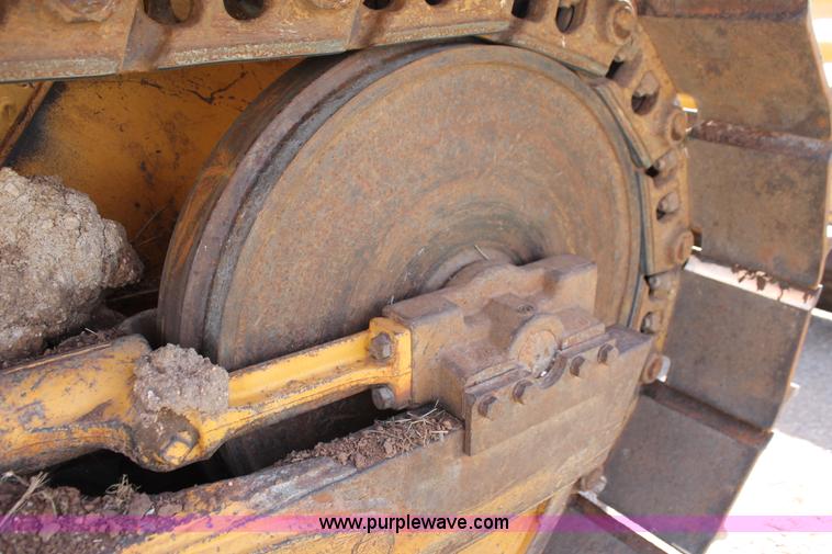 image for item K8996 2004 John Deere 650H XLT dozer