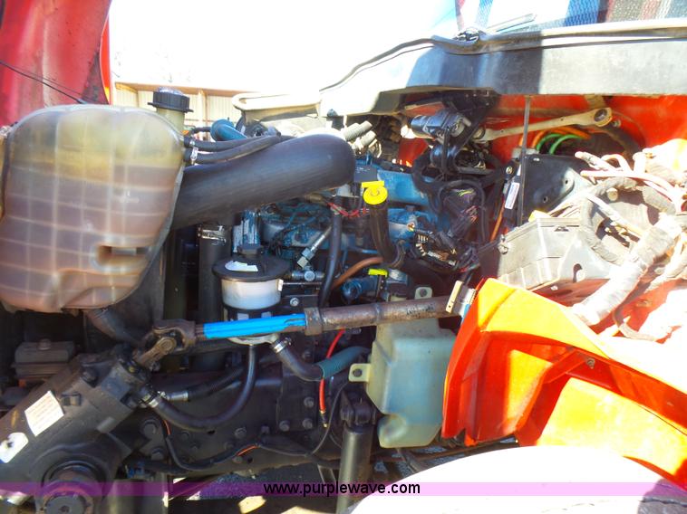 image for item L5437 2005 International DuraStar 4300 bucket truck