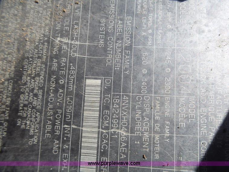 image for item L5437 2005 International DuraStar 4300 bucket truck