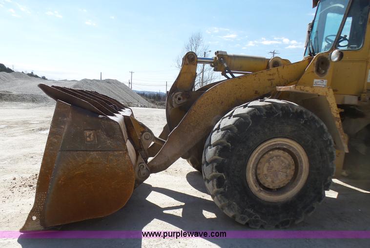 image for item L5466 1986 Caterpillar 966D wheel loader