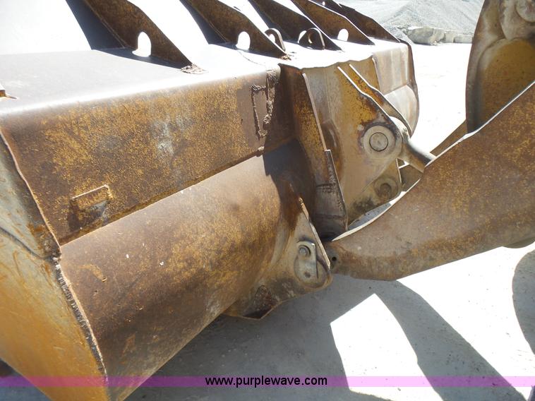 image for item L5466 1986 Caterpillar 966D wheel loader