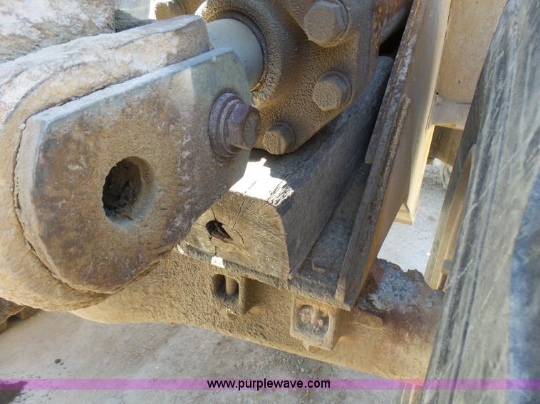 image for item L5466 1986 Caterpillar 966D wheel loader